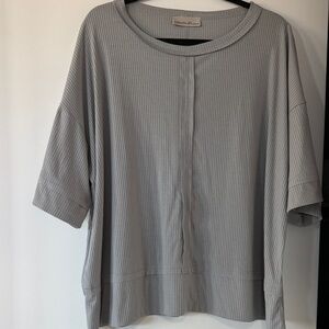 Zenana Outfitters Gray Ribbed Short Sleeve Tee